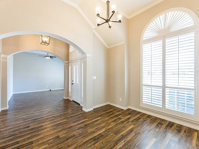 3015 Oak Dr — Photo 3