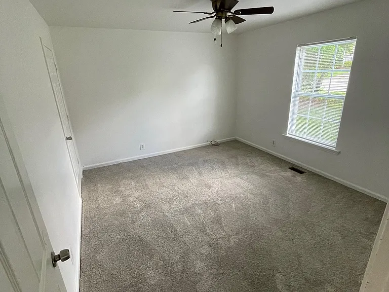 126 Rains Ave — Photo 9