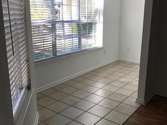 3rd image of 188 Midland Pkwy APT 215