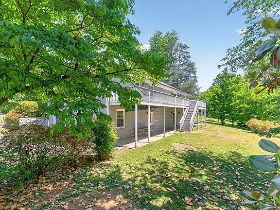 3rd image of 102 Bollingbrook Dr