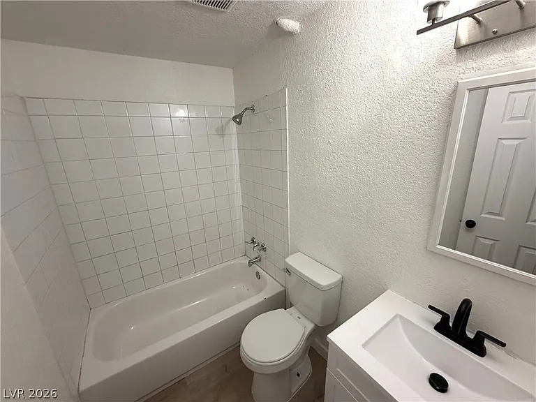 2030 Sunrise Ave #8 — Photo 10