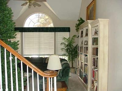 2nd image of 2916 Queen Mary Dr