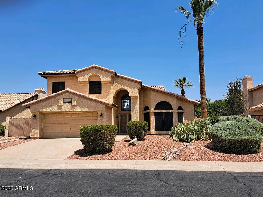 4 bed, 3.0 bath, 2825 sqft, $3,200 — Photo 1