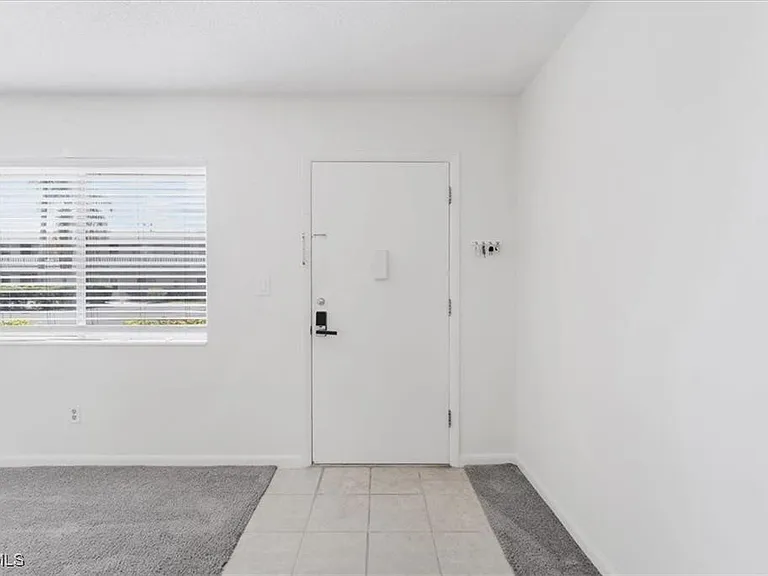 339 Joel Blvd #121 — Photo 3