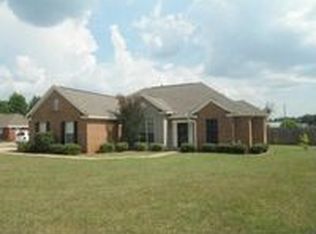 65 Hidden Hills Dr, Wetumpka, AL 36093