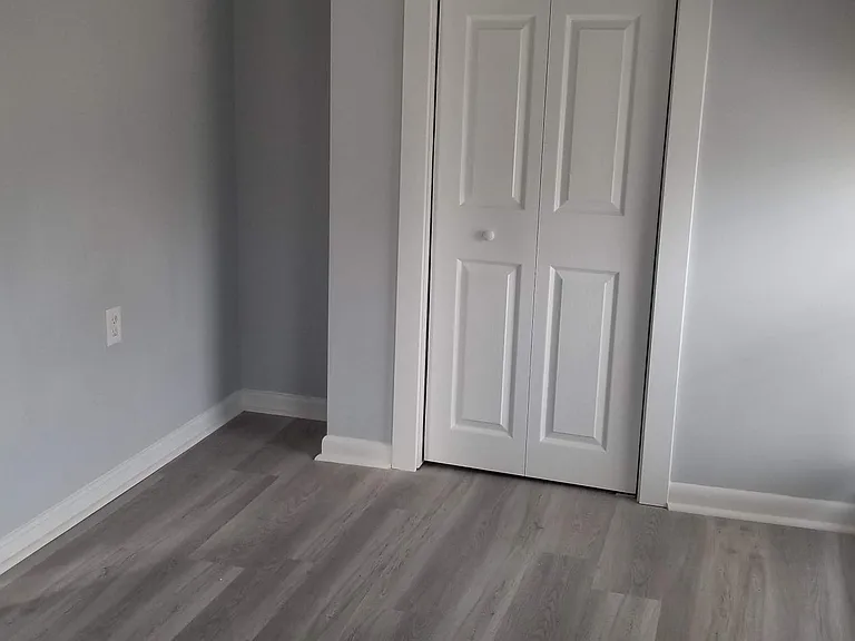 131 N Main St — Photo 14