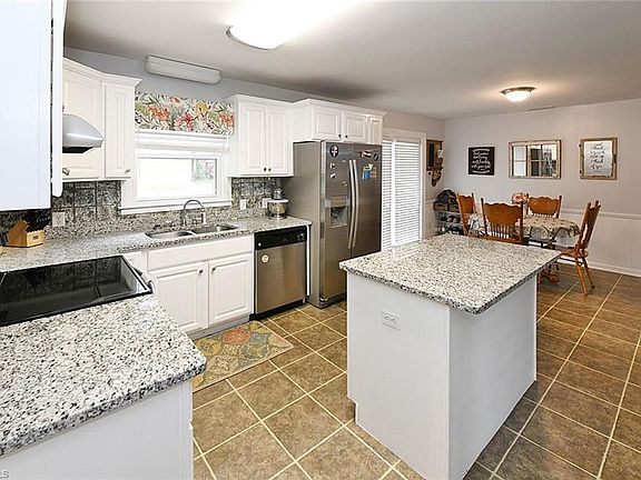 5th image of 140 Crestland Dr
