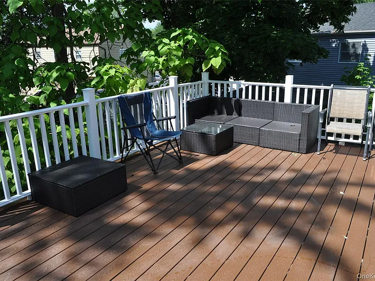 17 Circle Dr E — Photo 10