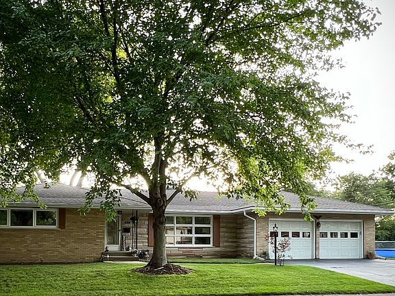 2nd image of 611 Hilltop Ave