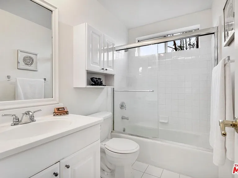 1217 20th St #303 — Photo 17
