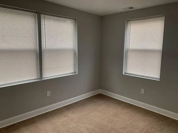 4255 Edson Pl NE — Photo 4