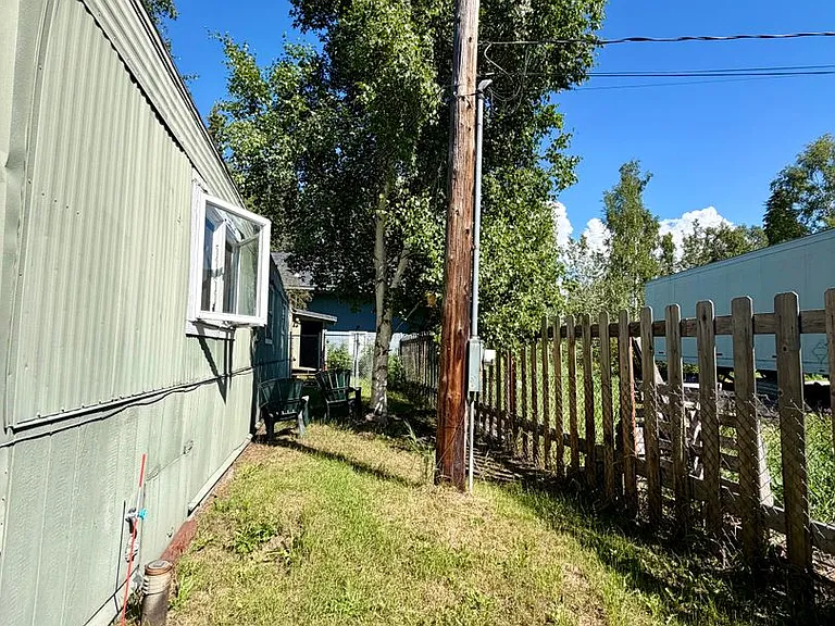 1645 Old Pioneer Way — Photo 21