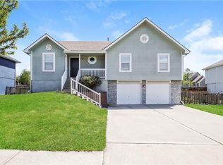 10819 N Donnelly Ct, Kansas City, MO 64157