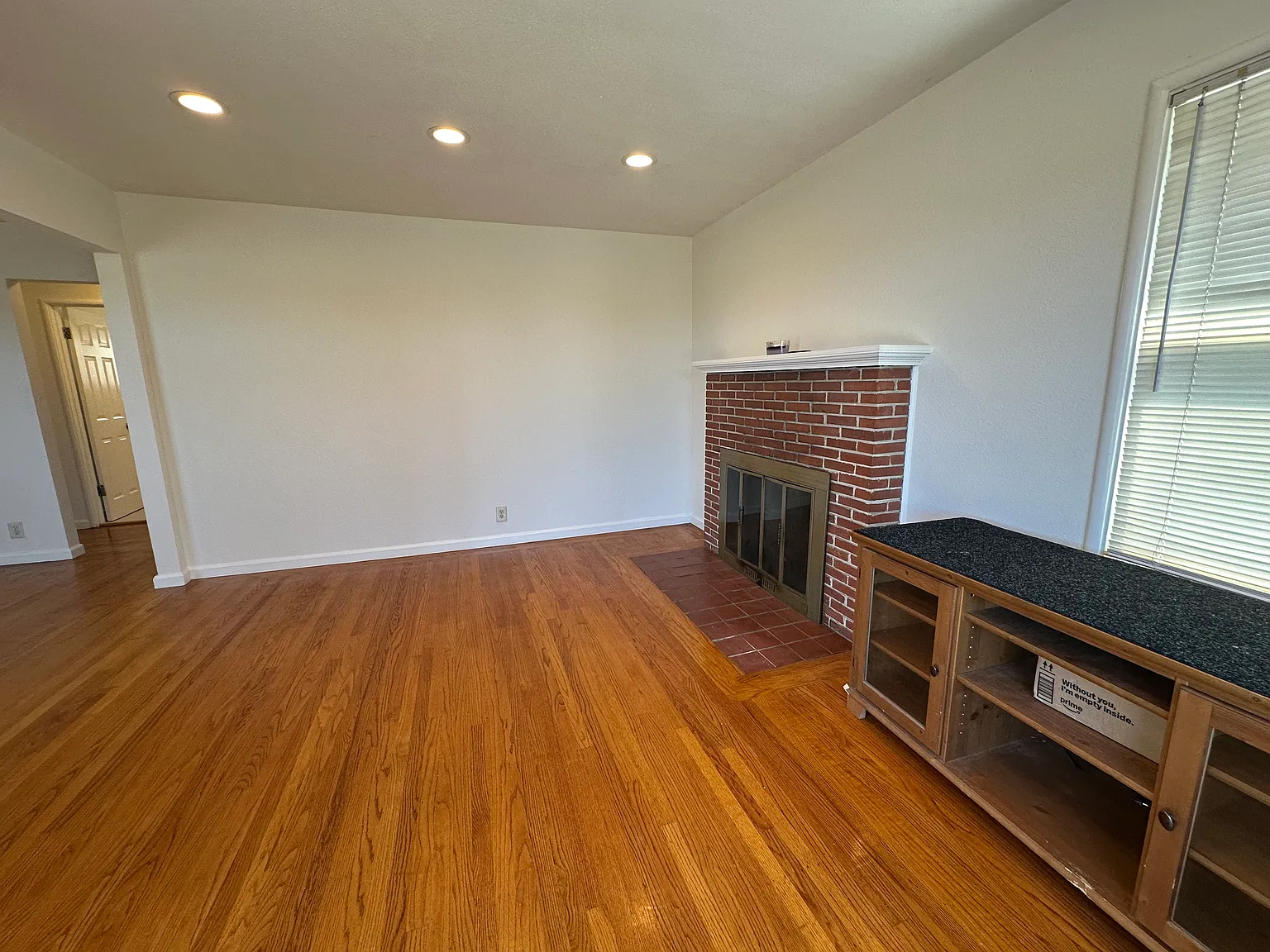 3 bed, 1200 sqft, $3,450 — Photo 1