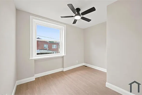 914 E Stafford St — Photo 10
