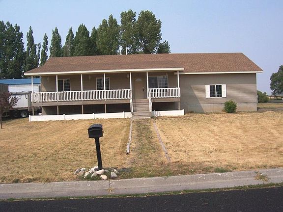 2nd image of 905 Aspen Dr