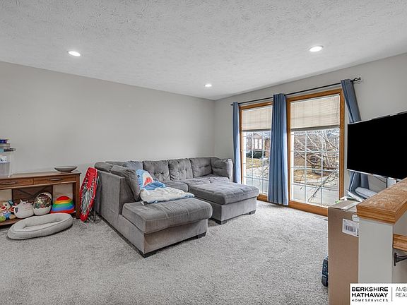 3rd image of 8414 Girard St