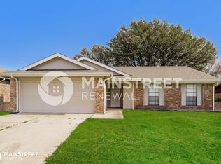 1072 Westcliff Ave, Saginaw, TX 76179