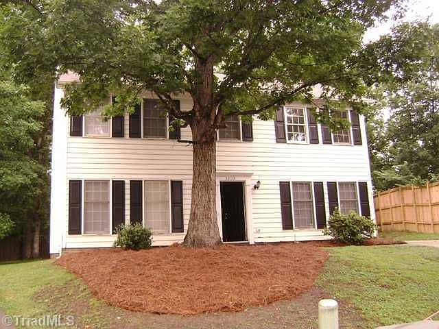 2nd image of 3203 Argyle Ln