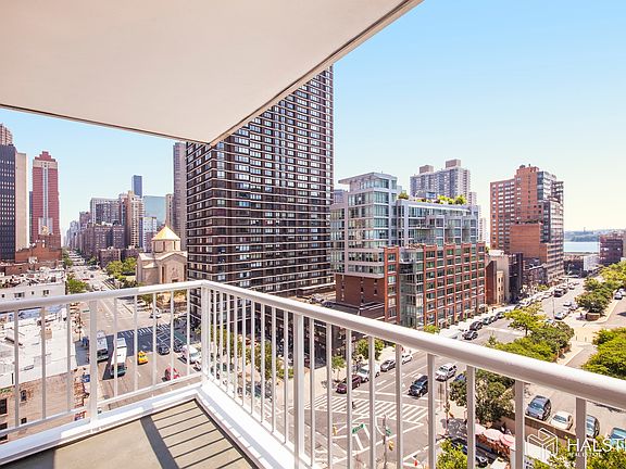 5th image of 251 E 32nd St #10C