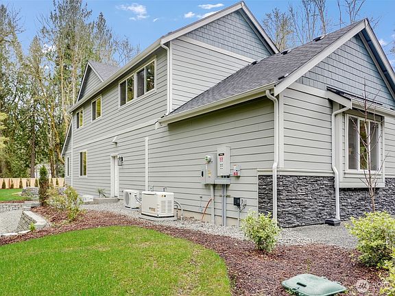3rd image of 2446 64th Avenue NW