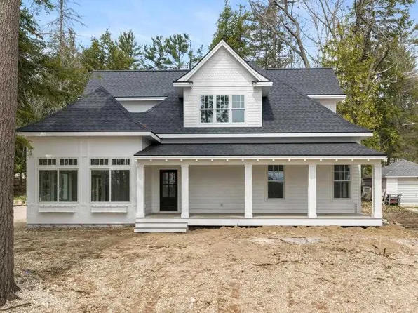 572 W Bluff Dr #C, Harbor Springs, MI 49740