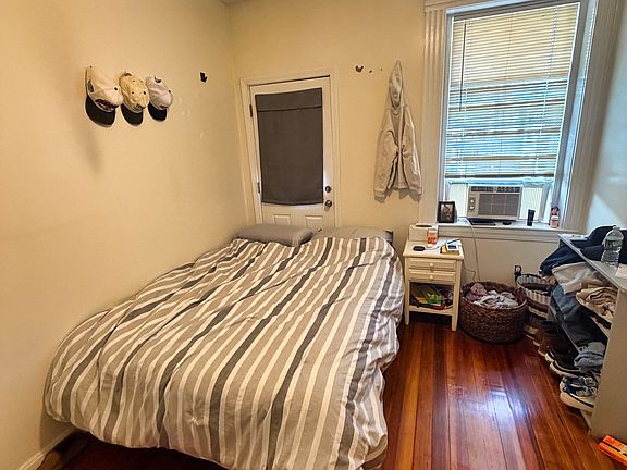 4th image of 53 Brackett St #1