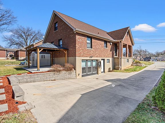 3rd image of 29 Edgewood Dr