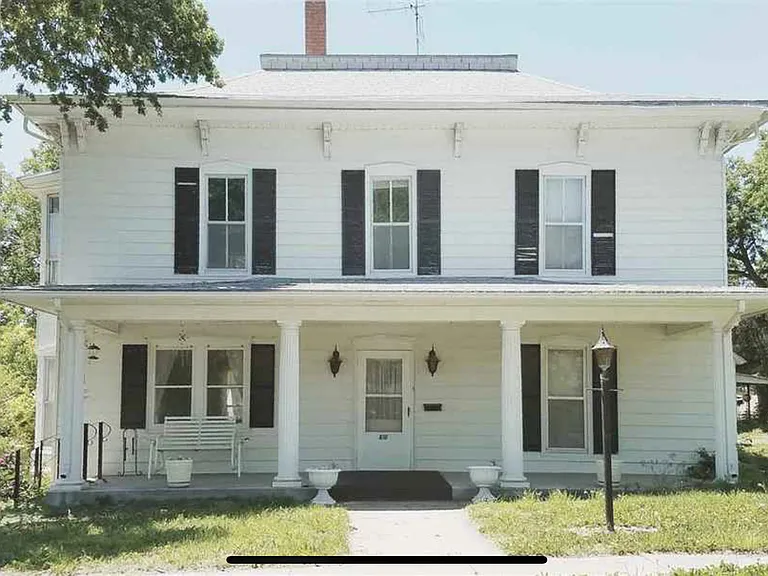 510 E 2nd St — Photo 11