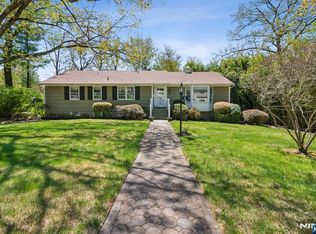 9 Dalewood Rd, Cedar Grove, NJ 07009