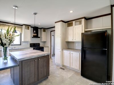 991 County Road 773, Devine, TX, 78016