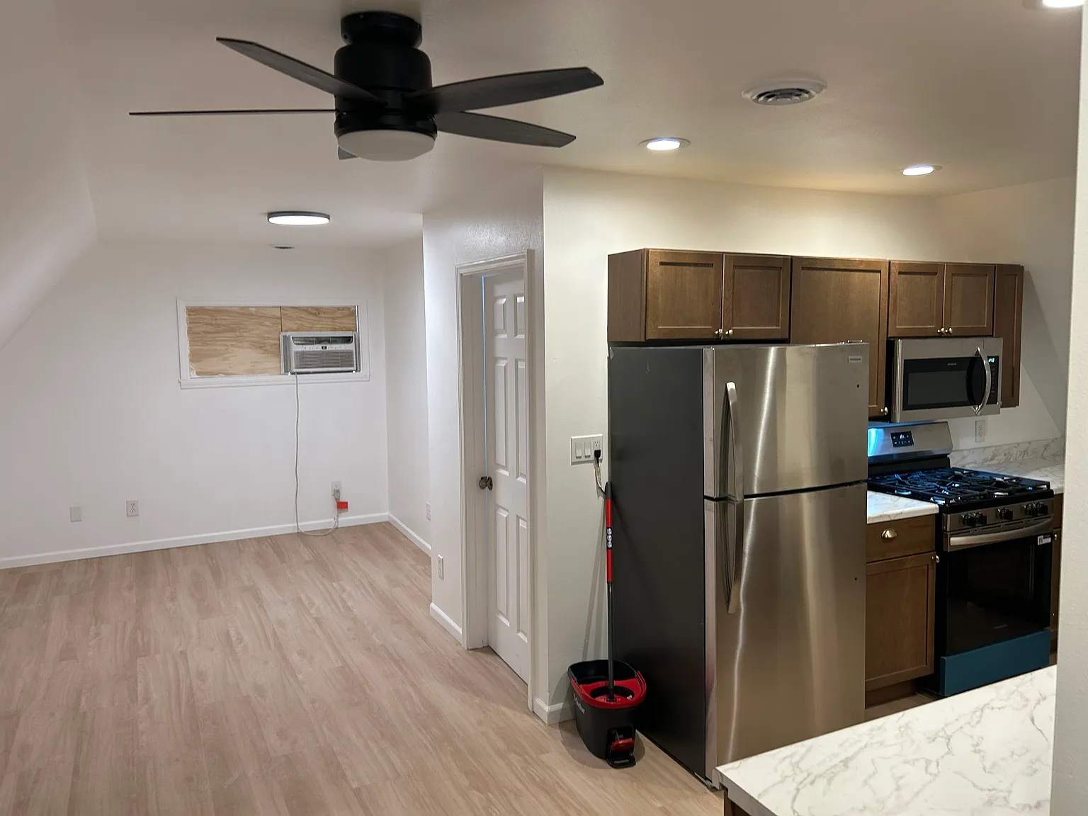 1 bed, $1,100 — Photo 1