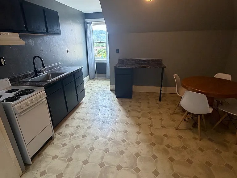 240 Allison Ave #4 — Photo 5