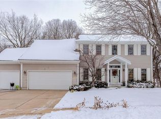 9117 Iltis Dr, Urbandale, IA 50322