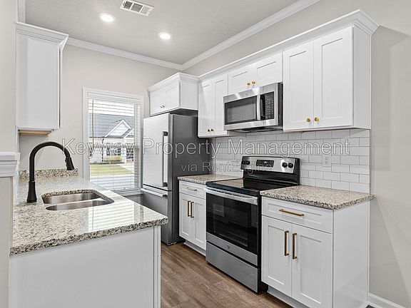 4th image of 5017 Greer Dr
