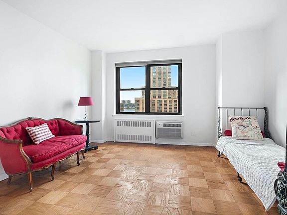 4th image of 165 W End Ave #14AB