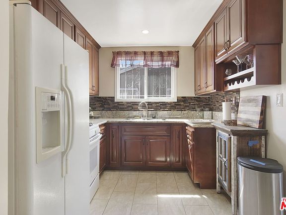 3rd image of 12128 Alvaro St