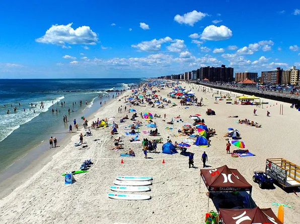 (undisclosed Address), Long Beach, NY 11561