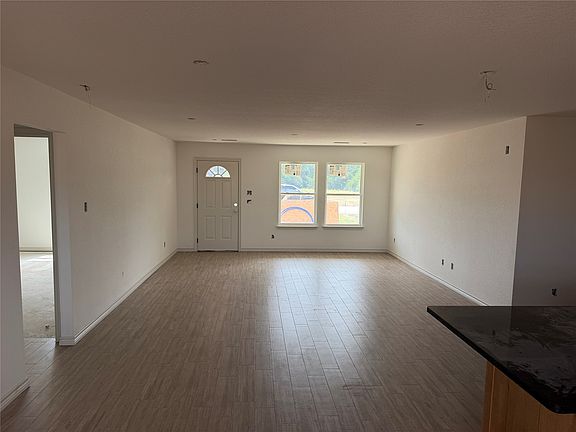 3rd image of 233 Altom Rd