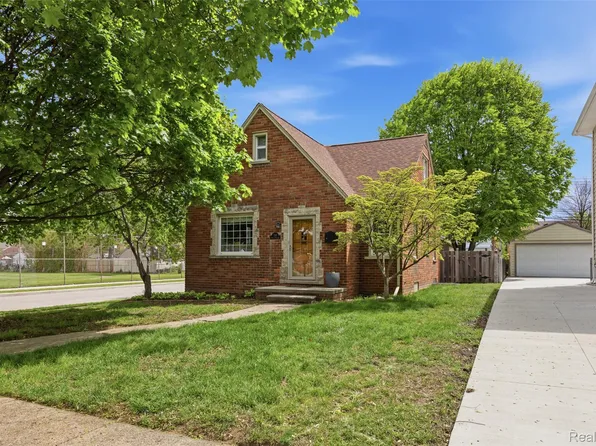 240 N Highland St, Dearborn, MI 48128