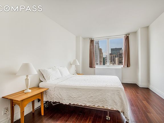 3rd image of 211 E 46th St #33H