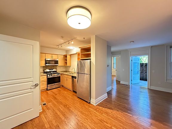 5th image of 201 W Huron St #D