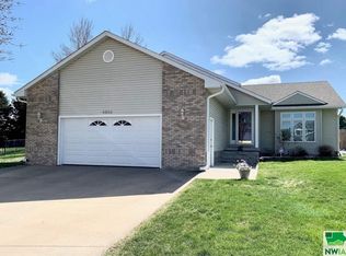 4808 Oxford Dr, Sioux City, IA 51106