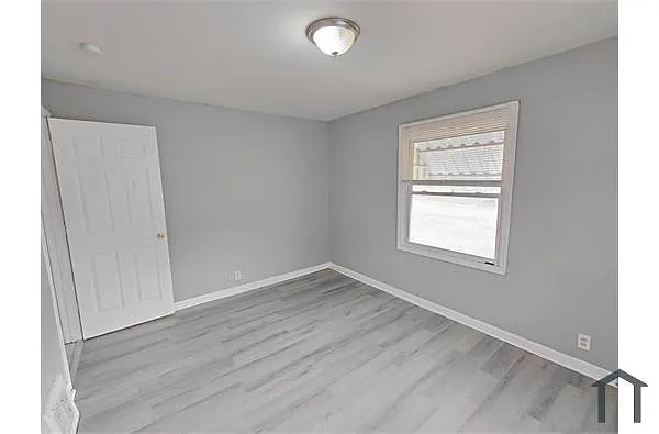 Building Photo - 8215 Davenport Dr