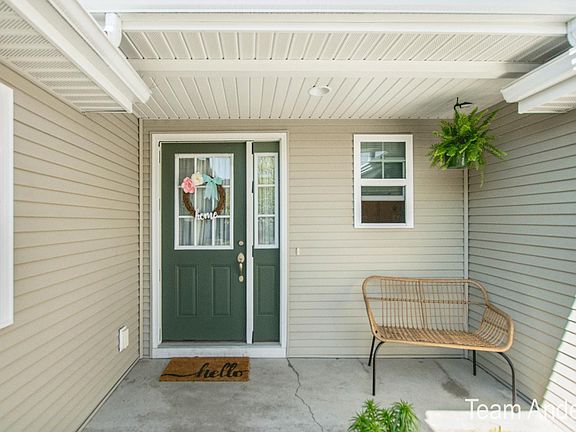 3rd image of 899 Center Park Dr SW #20