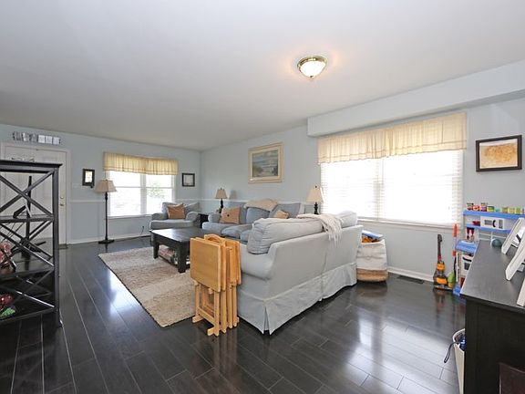 5th image of 225 Summit Ave