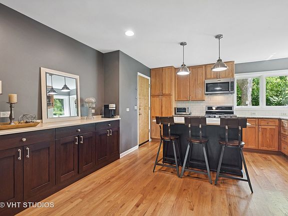 4th image of 465 Mallard Ln