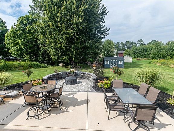 5th image of 6220 Holly Creek Dr