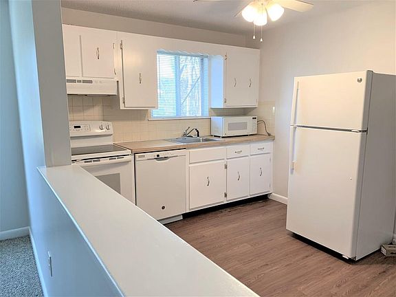 2nd image of 75 Vine St 4-unit 5-B