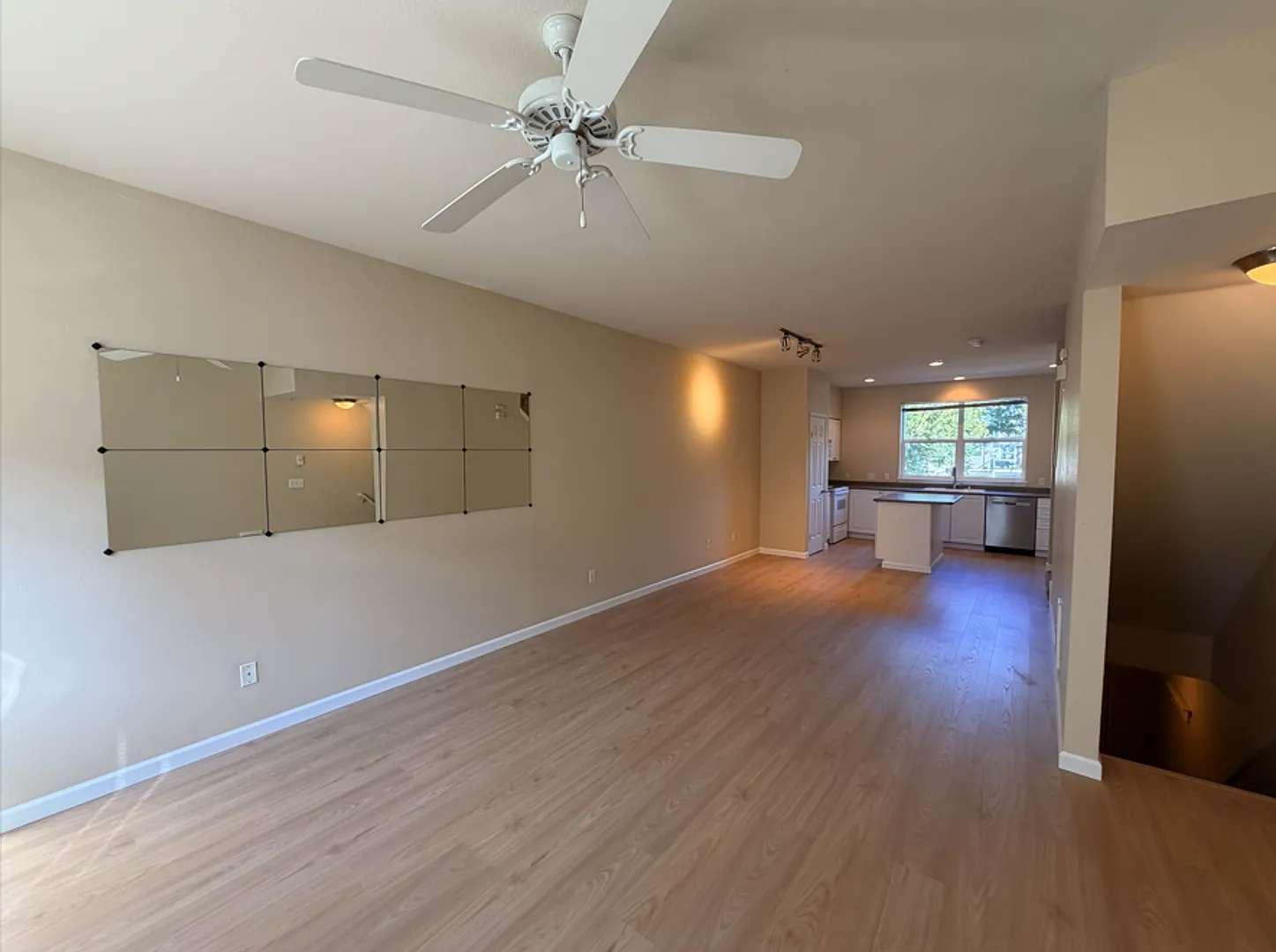 Stunning Northwynd Condominium for Lease near Vancouver Waterfront & Beaches - 714 SE Fairwinds Loop — Photo 3